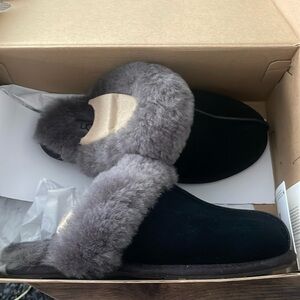 UGG women’s scuffette || slippers size 7 never worn brand new